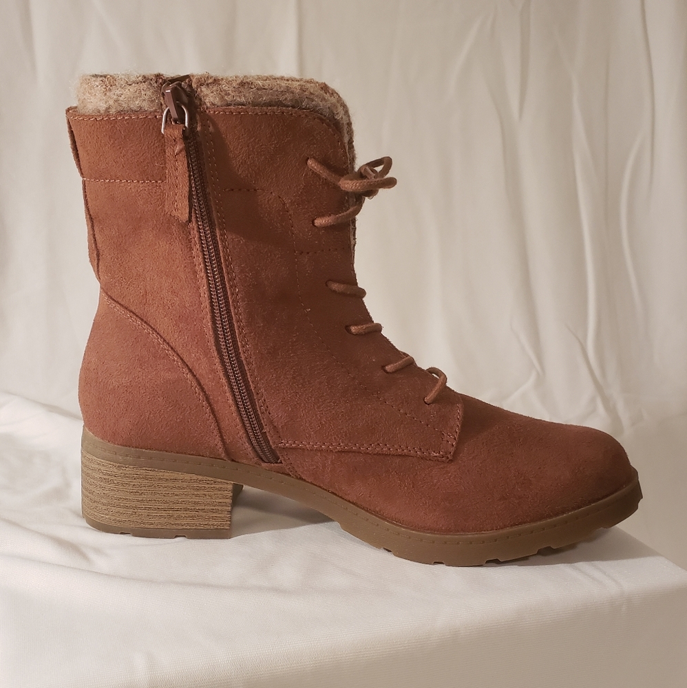 BOOTS ๐ข - Picture 3 of 4
